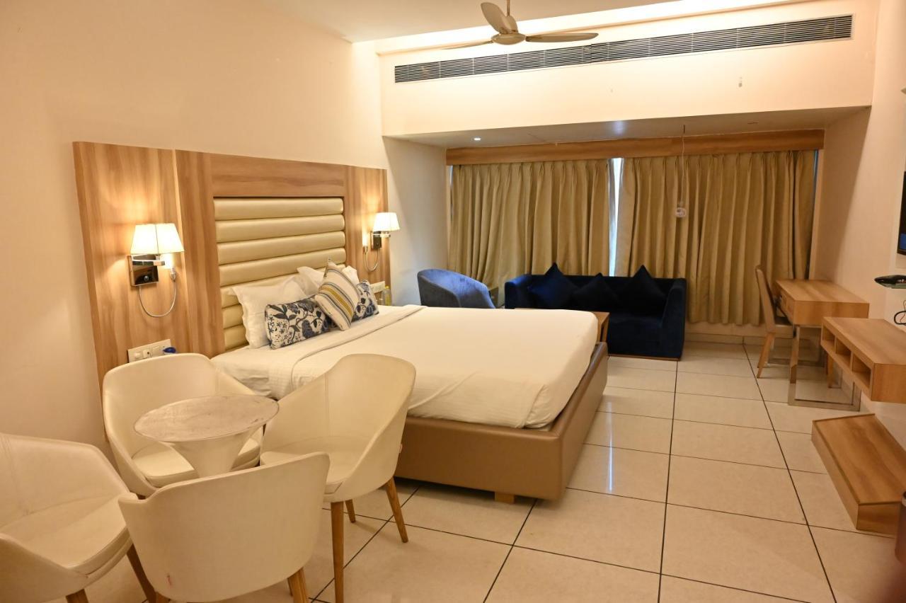Rang Lords Inn Bharuch 外观 照片