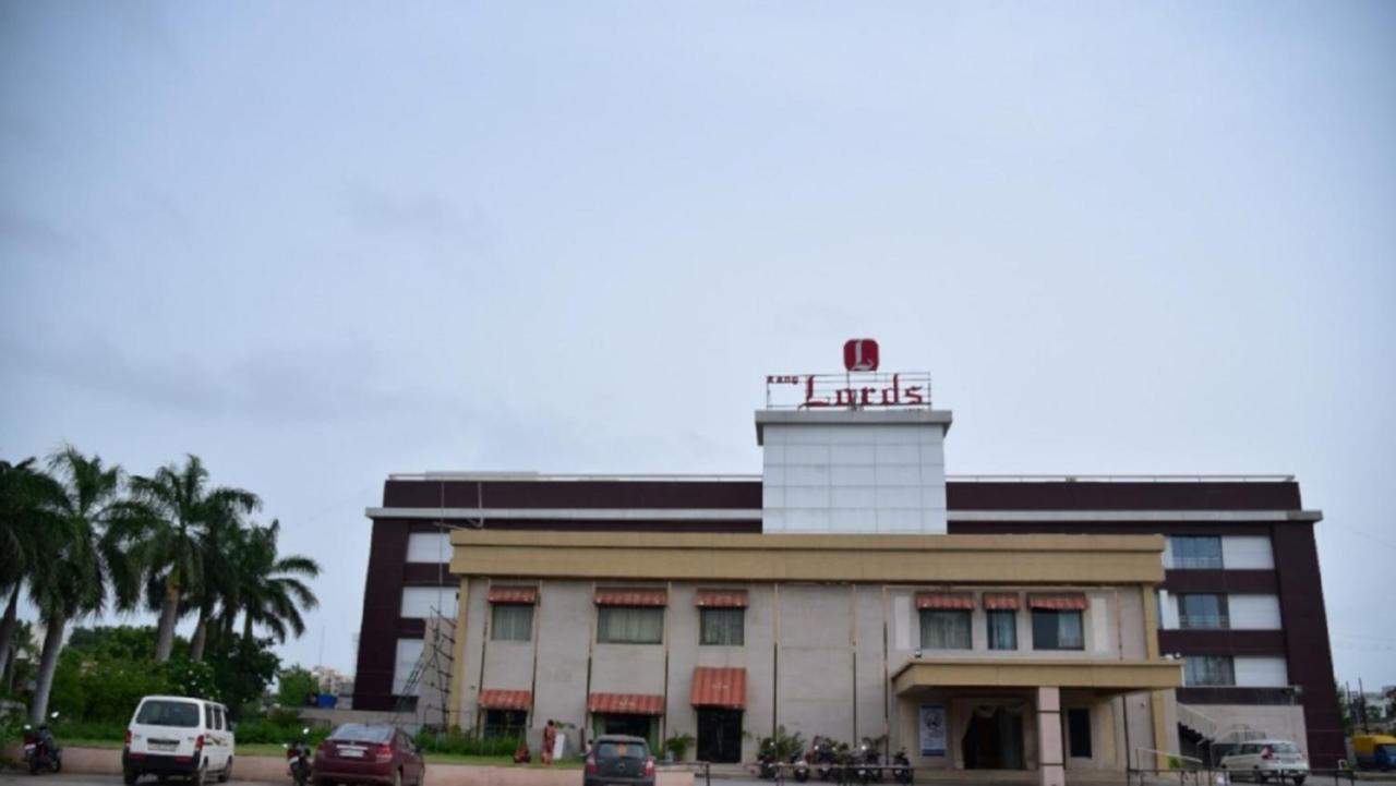Rang Lords Inn Bharuch 外观 照片