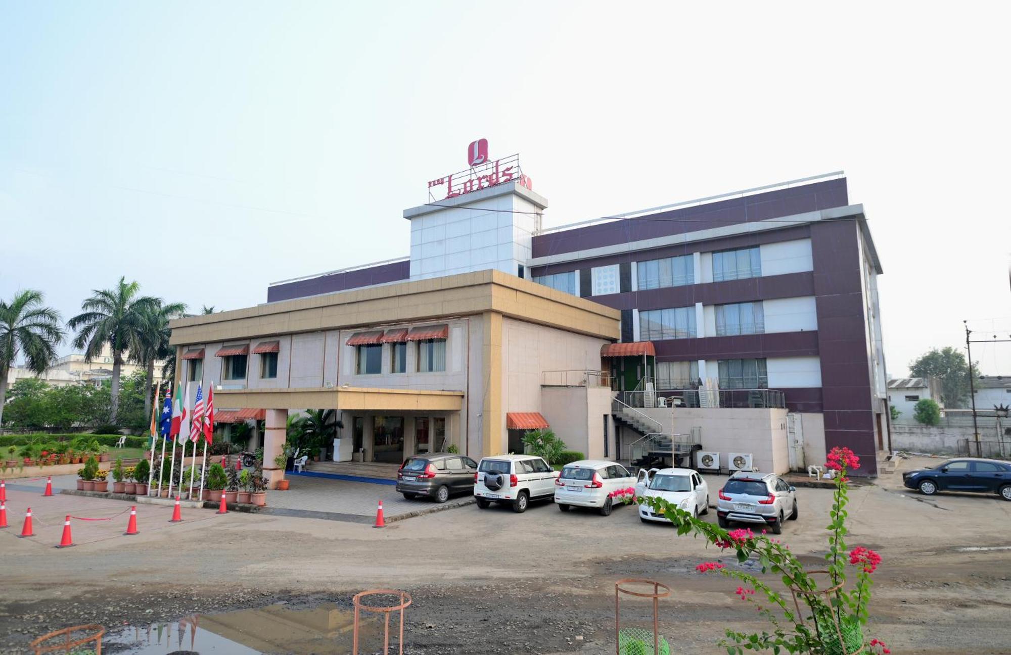 Rang Lords Inn Bharuch 外观 照片