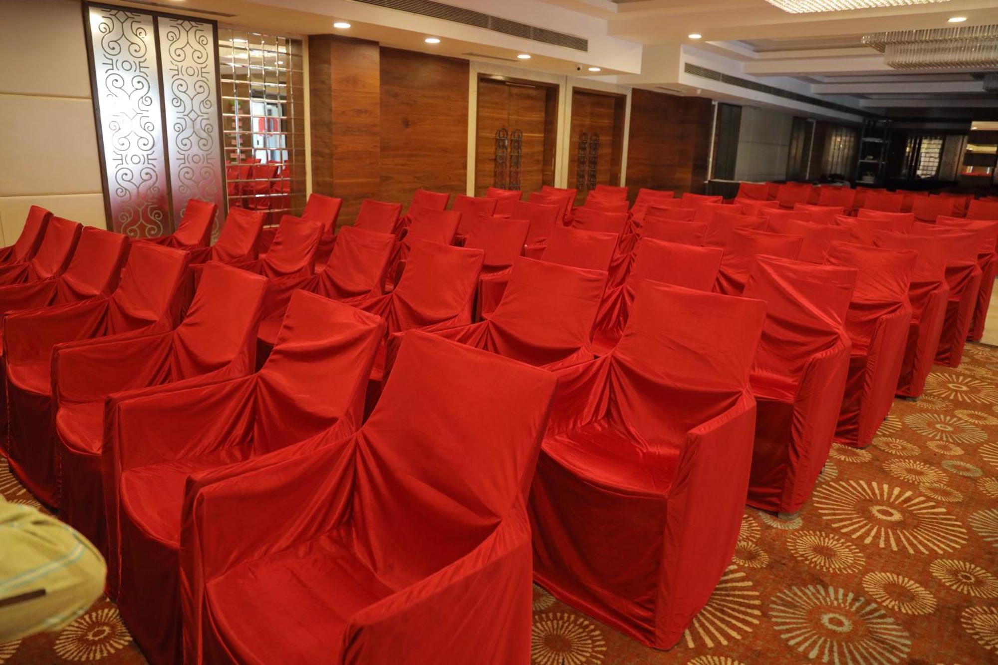 Rang Lords Inn Bharuch 外观 照片