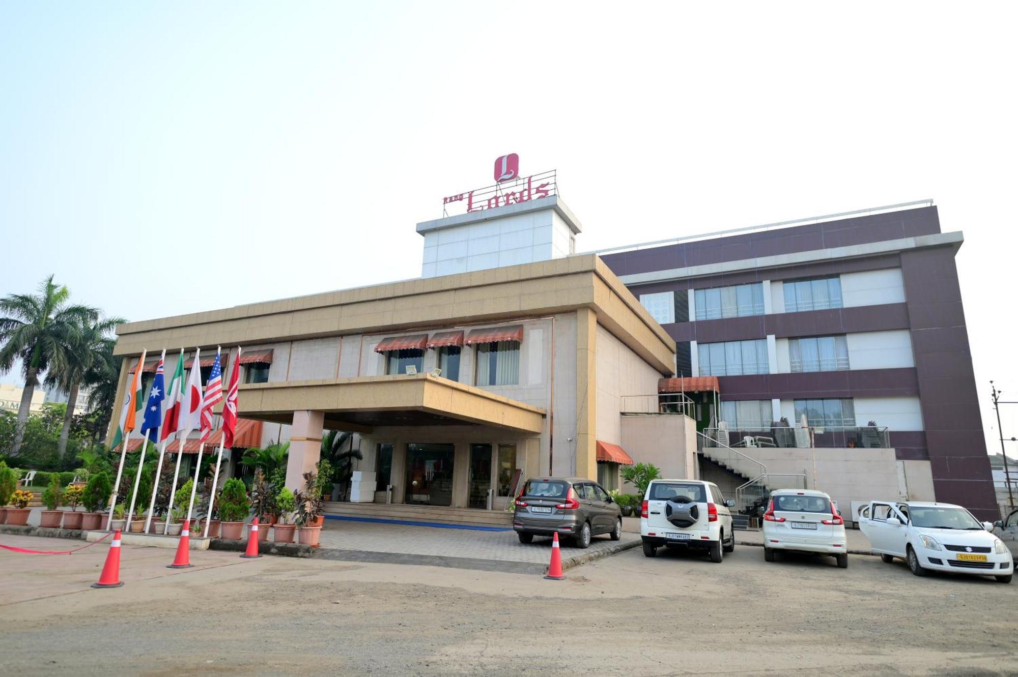 Rang Lords Inn Bharuch 外观 照片