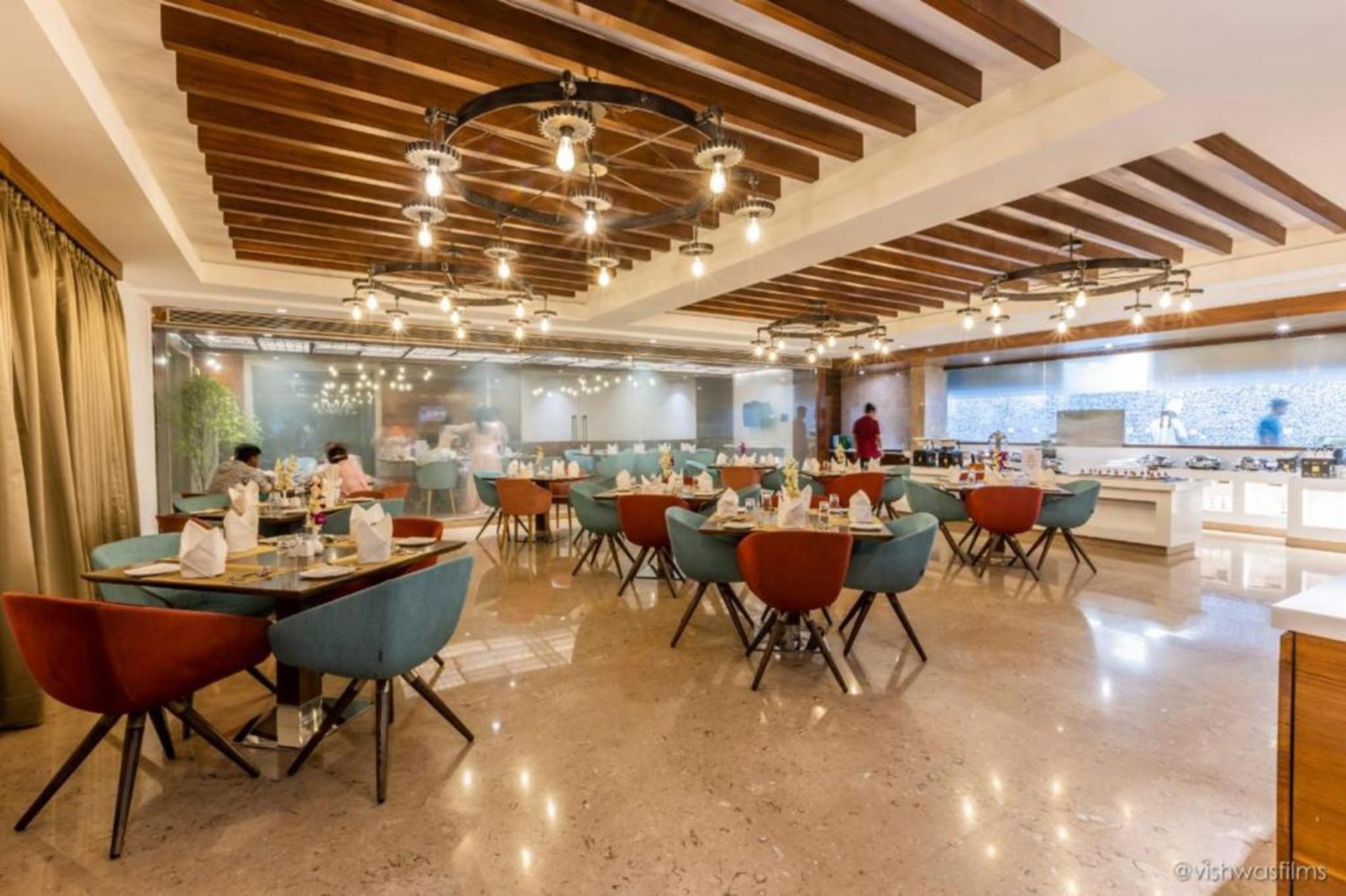 Rang Lords Inn Bharuch 外观 照片