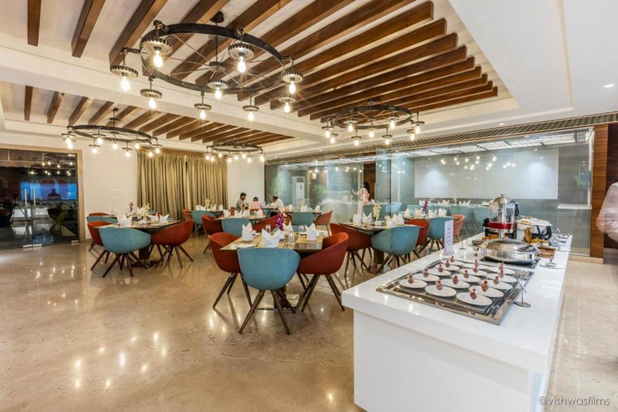 Rang Lords Inn Bharuch 外观 照片